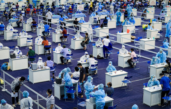 Mirada retrospectiva a logros de Vietnam tras un año del despliegue de mayor campaña de vacunación ảnh 4