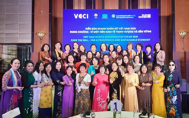 Destacan contribuciones de la mujer al desarrollo socioeconómico de Vietnam ảnh 1