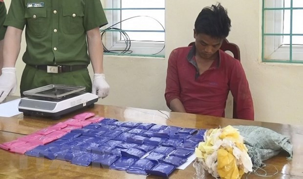 Detienen a narcotraficante con 12 mil pastillas de drogas en provincia de Dien Bien ảnh 1 Detienen a narcotraficante con 12 mil pastillas de drogas en provincia de Dien Bien ảnh 1