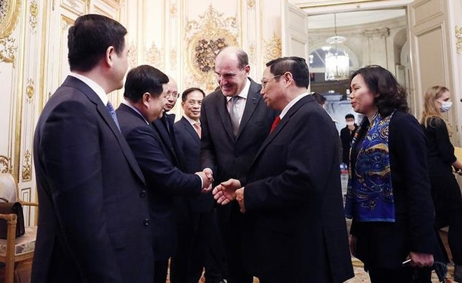 Primer ministro vietnamita se reúne con su homólogo francés Jean Castex ảnh 1 Primer ministro vietnamita se reúne con su homólogo francés Jean Castex ảnh 1