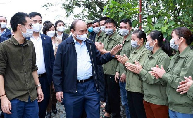 Presidente de Vietnam visita dos cooperativas en provincia de Ninh Binh ảnh 1 Presidente de Vietnam visita dos cooperativas en provincia de Ninh Binh ảnh 1