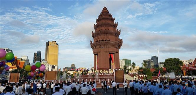 Vietnam felicita a Camboya en 68 aniversario de su Día de Independencia ảnh 1 Vietnam felicita a Camboya en 68 aniversario de su Día de Independencia ảnh 1