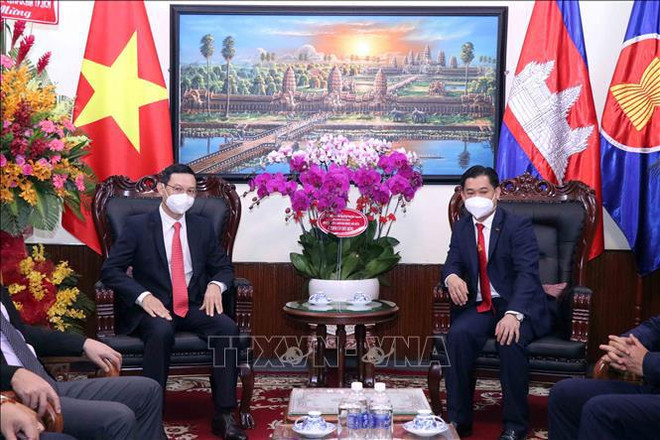 Ciudad Ho Chi Minh felicita a Camboya por su Día Nacional ảnh 1 Ciudad Ho Chi Minh felicita a Camboya por su Día Nacional ảnh 1