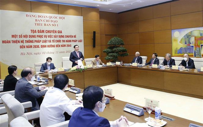 Titular del Parlamento vietnamita preside seminario sobre sistema legal ảnh 2