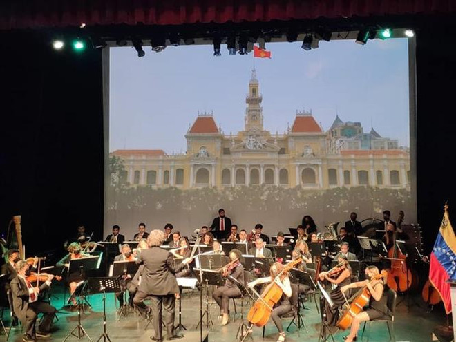 Efectúan amplias actividades por aniversario 32 del establecimiento de nexos Vietnam-Venezuela ảnh 1 Efectúan amplias actividades por aniversario 32 del establecimiento de nexos Vietnam-Venezuela ảnh 1