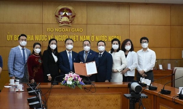 Corea del Sur obsequia suministros y productos médicos a Vietnam ảnh 1