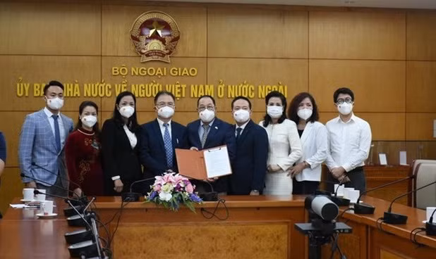 Corea del Sur obsequia suministros y productos médicos a Vietnam ảnh 1
