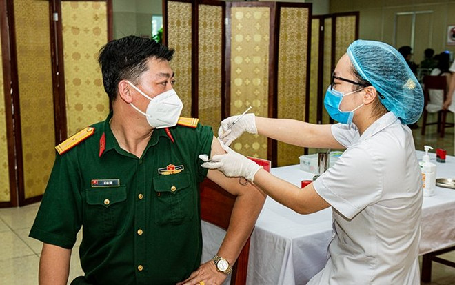 Vacunan contra el COVID-19 a pobladores en archipiélago vietnamita de Truong Sa ảnh 1