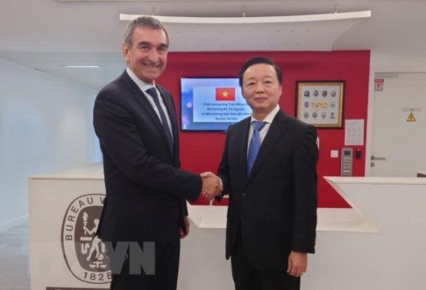 Vietnam y Francia buscan cooperar en lucha contra cambio climático ảnh 1 Vietnam y Francia buscan cooperar en lucha contra cambio climático ảnh 1