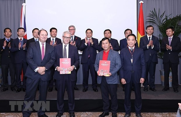 Destacan éxito de la participación en COP26 y visitas al Reino Unido y Francia del premier de Vietnam ảnh 4 Destacan éxito de la participación en COP26 y visitas al Reino Unido y Francia del premier de Vietnam ảnh 4