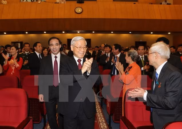 Líder partidista da orientaciones al desarrollo de Tuyen Quang ảnh 1