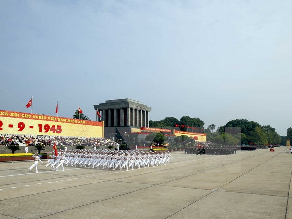 Veteranos de guerra honran al presidente Ho Chi Minh ảnh 1