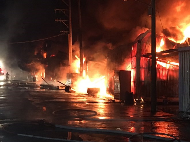 Prestan atención a respaldar a familias de víctimas mortales del incendio en Taiwán (China) ảnh 1