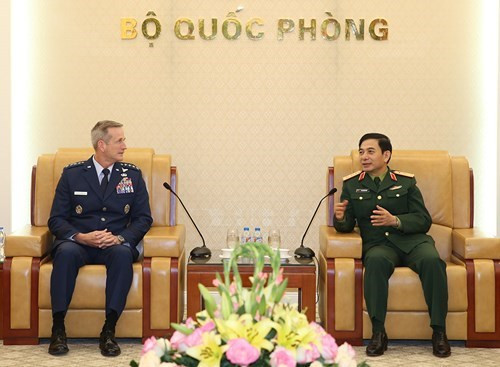 Fortalecen cooperación defensiva entre Vietnam y Estados Unidos ảnh 1 Fortalecen cooperación defensiva entre Vietnam y Estados Unidos ảnh 1