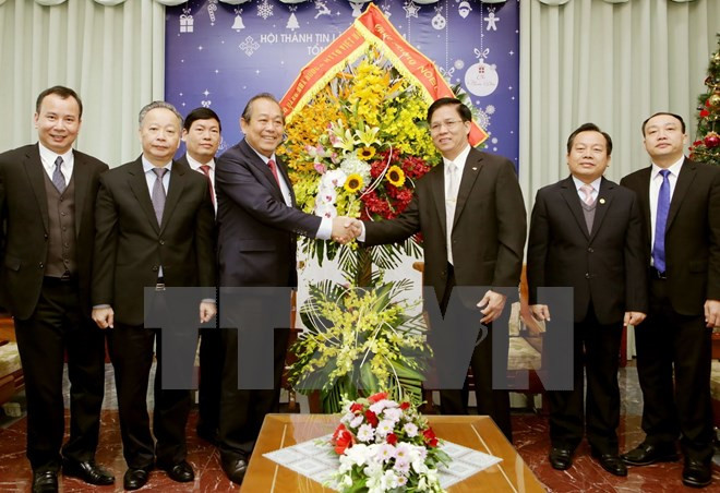 Vicepremier vietnamita felicita a comunidad religiosa por Navidad ảnh 1 Vicepremier vietnamita felicita a comunidad religiosa por Navidad ảnh 1