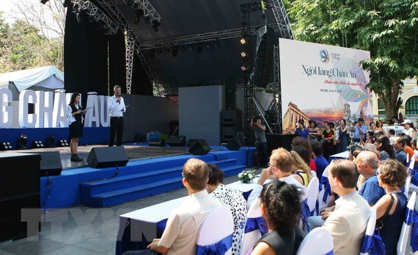 Inauguran Día del Libro de Europa 2018 en Hanoi ảnh 1