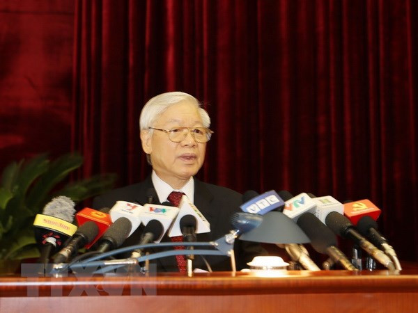 Máximo dirigente partidista de Vietnam destaca importancia de formación de cuadros ảnh 1 Máximo dirigente partidista de Vietnam destaca importancia de formación de cuadros ảnh 1