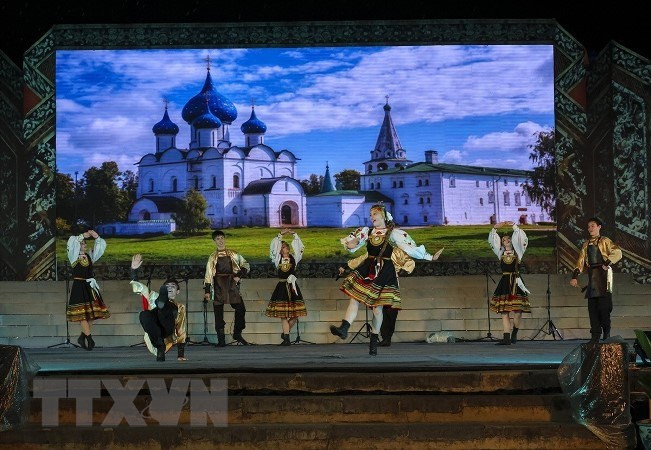 Velada artística cierra Festival Hue en Vietnam ảnh 1