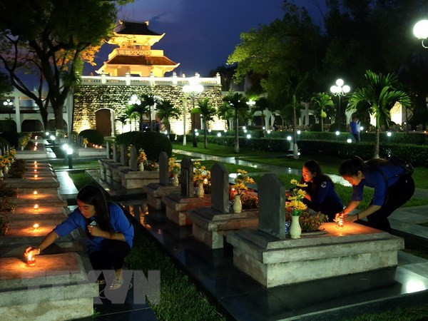 Jóvenes vietnamitas recuerdan victoria de la batalla de Dien Bien Phu ảnh 1 Jóvenes vietnamitas recuerdan victoria de la batalla de Dien Bien Phu ảnh 1