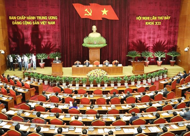 Temas cruciales en el VII pleno del Partido Comunista copan atención en Vietnam ảnh 1 Temas cruciales en el VII pleno del Partido Comunista copan atención en Vietnam ảnh 1