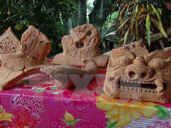 Descubren en Vietnam nuevos objetos del palacio real perdido ảnh 1 Descubren en Vietnam nuevos objetos del palacio real perdido ảnh 1