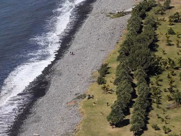 Encuentran otro fragmento sospechoso de MH370 ảnh 1