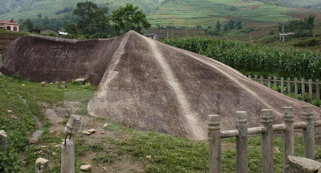 Hallan piedras talladas antiguas en Mu Cang Chai ảnh 1 Hallan piedras talladas antiguas en Mu Cang Chai ảnh 1