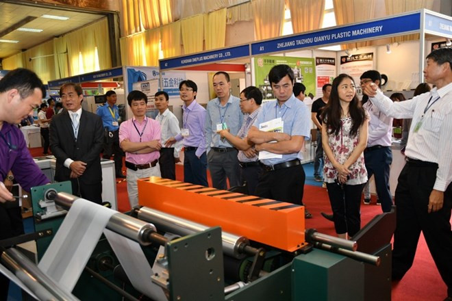 Inauguran en Hanoi exhibición de productos de plástico, imprenta y embalaje ảnh 1 Inauguran en Hanoi exhibición de productos de plástico, imprenta y embalaje ảnh 1