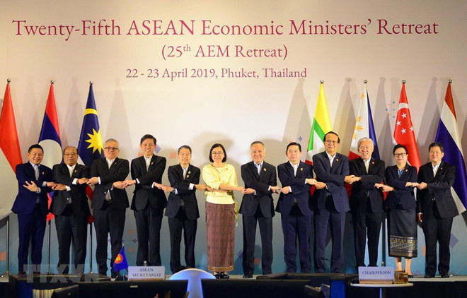 Participa Vietnam en la XXV Conferencia Ministerial de Economía de la ASEAN ảnh 1 Participa Vietnam en la XXV Conferencia Ministerial de Economía de la ASEAN ảnh 1