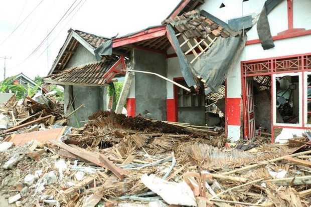 Terremoto de magnitud 5,8 sacude Indonesia ảnh 1