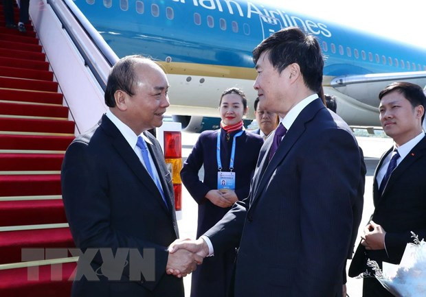 Premier vietnamita llega a Beijing para participar en foro sobre “la Franja y la Ruta” ảnh 1 Premier vietnamita llega a Beijing para participar en foro sobre “la Franja y la Ruta” ảnh 1