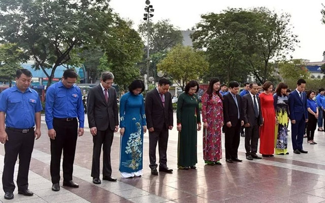Autoridades de Hanoi rinden homenaje a Lenin ảnh 1 Autoridades de Hanoi rinden homenaje a Lenin ảnh 1