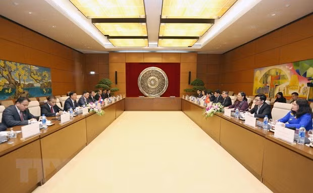 Vietnam y Laos intensifican intercambio de experiencias legislativas ảnh 1