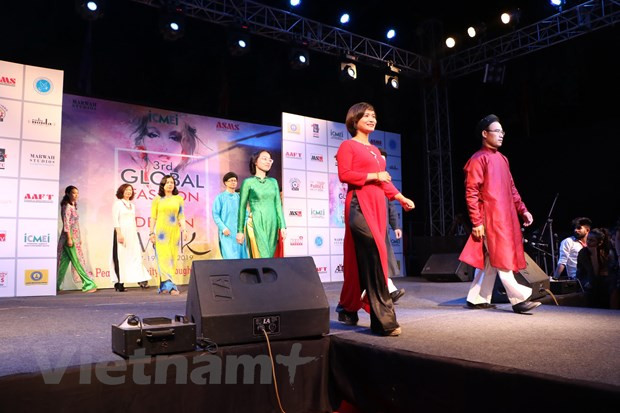 Presentan traje tradicional de Vietnam en Semana Global de Moda y Diseño en la India ảnh 1