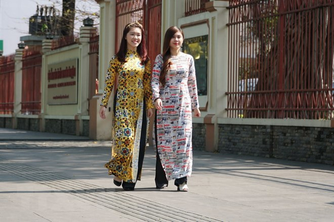 Coloquio en Ciudad Ho Chi Minh sobre Ao Dai vietnamita ảnh 1 Coloquio en Ciudad Ho Chi Minh sobre Ao Dai vietnamita ảnh 1