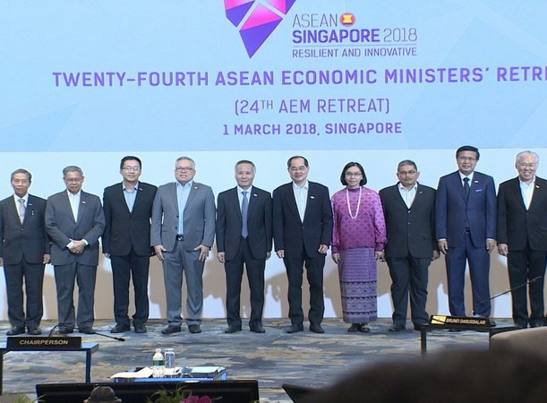 Ministros de Economía de ASEAN analizaron medidas para fomentar integración regional ảnh 1