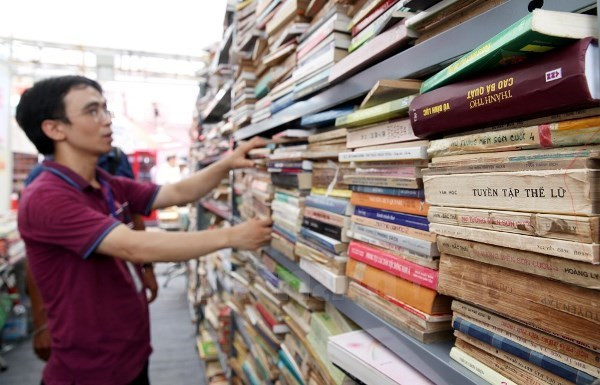 Calle de Libros de Hanoi ingresa más de 177 mil dólares en fiesta del Tet ảnh 1 Calle de Libros de Hanoi ingresa más de 177 mil dólares en fiesta del Tet ảnh 1