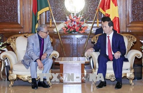 Presidentes de Vietnam y Bangladesh acuerdan orientaciones para futuros lazos ảnh 1
