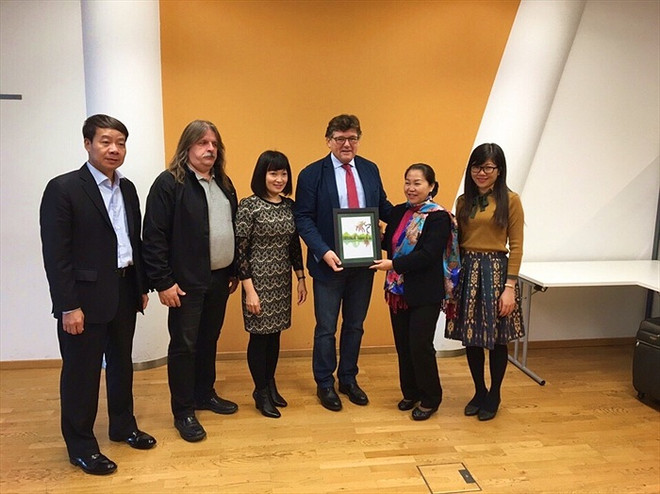 Vietnam y Austria forjan lazos de cooperación sindical ảnh 1 Vietnam y Austria forjan lazos de cooperación sindical ảnh 1