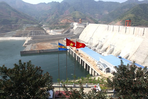 Tercero generador de la hidroeléctrica de Vietnam conecta al sistema nacional ảnh 1 Tercero generador de la hidroeléctrica de Vietnam conecta al sistema nacional ảnh 1