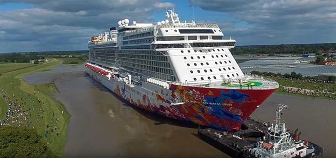 Pasajeros de crucero de lujo hacen una parada en ciudad vietnamita de Nha Trang ảnh 1 Pasajeros de crucero de lujo hacen una parada en ciudad vietnamita de Nha Trang ảnh 1