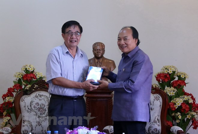 Vietnam entrega a Laos película sobre primer presidente de ese país, Souphanouvong ảnh 1 Vietnam entrega a Laos película sobre primer presidente de ese país, Souphanouvong ảnh 1