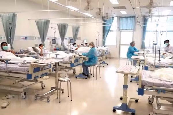 Niños futbolistas de Tailandia ofrecerán rueda de prensa antes de salir del hospital ảnh 1