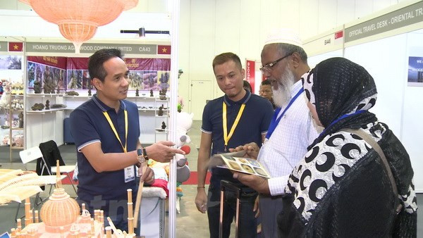 Destacados productos artesanales vietnamitas en feria internacional en Singapur ảnh 1 Destacados productos artesanales vietnamitas en feria internacional en Singapur ảnh 1