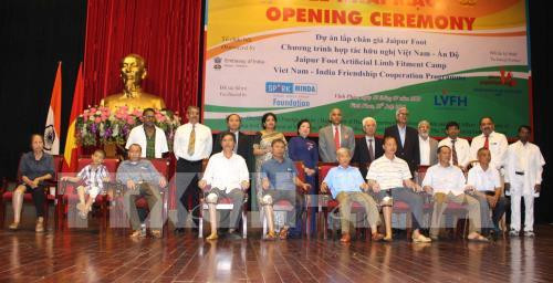 Discapacitados vietnamitas reciben asistencia de la India ảnh 1