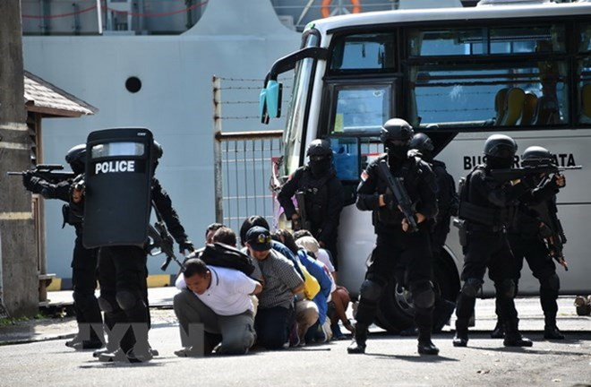 Mueren 11 extremistas en Indonesia mientras órganos gubernamentales procedían a su detención ảnh 1 Mueren 11 extremistas en Indonesia mientras órganos gubernamentales procedían a su detención ảnh 1