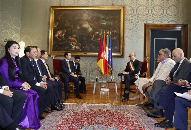 Presidente vietnamita se reúne con el alcalde de Roma ảnh 1 Presidente vietnamita se reúne con el alcalde de Roma ảnh 1