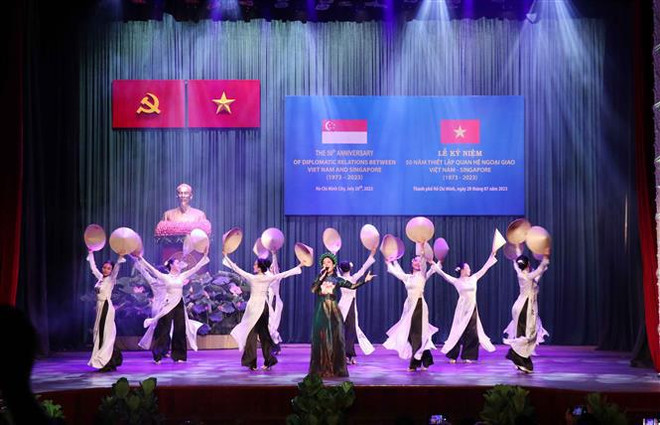 Celebran 50 aniversario de nexos Vietnam-Singapur en Ciudad Ho Chi Minh ảnh 1 Celebran 50 aniversario de nexos Vietnam-Singapur en Ciudad Ho Chi Minh ảnh 1