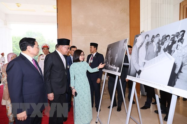 Primer ministro malasio concluye visita oficial a Vietnam ảnh 1 Primer ministro malasio concluye visita oficial a Vietnam ảnh 1