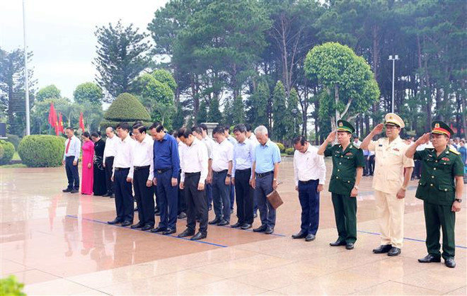 Ofrecen inciensos en homenaje a héroes y mártires en provincia altiplana ảnh 1 Ofrecen inciensos en homenaje a héroes y mártires en provincia altiplana ảnh 1